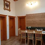 Apartment Ledererhof *